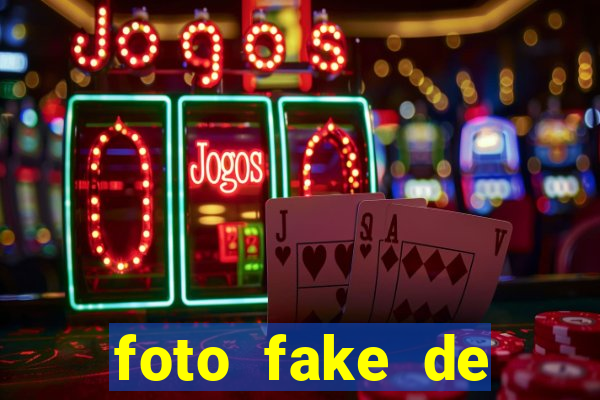 foto fake de menina no espelho cabelo cacheado